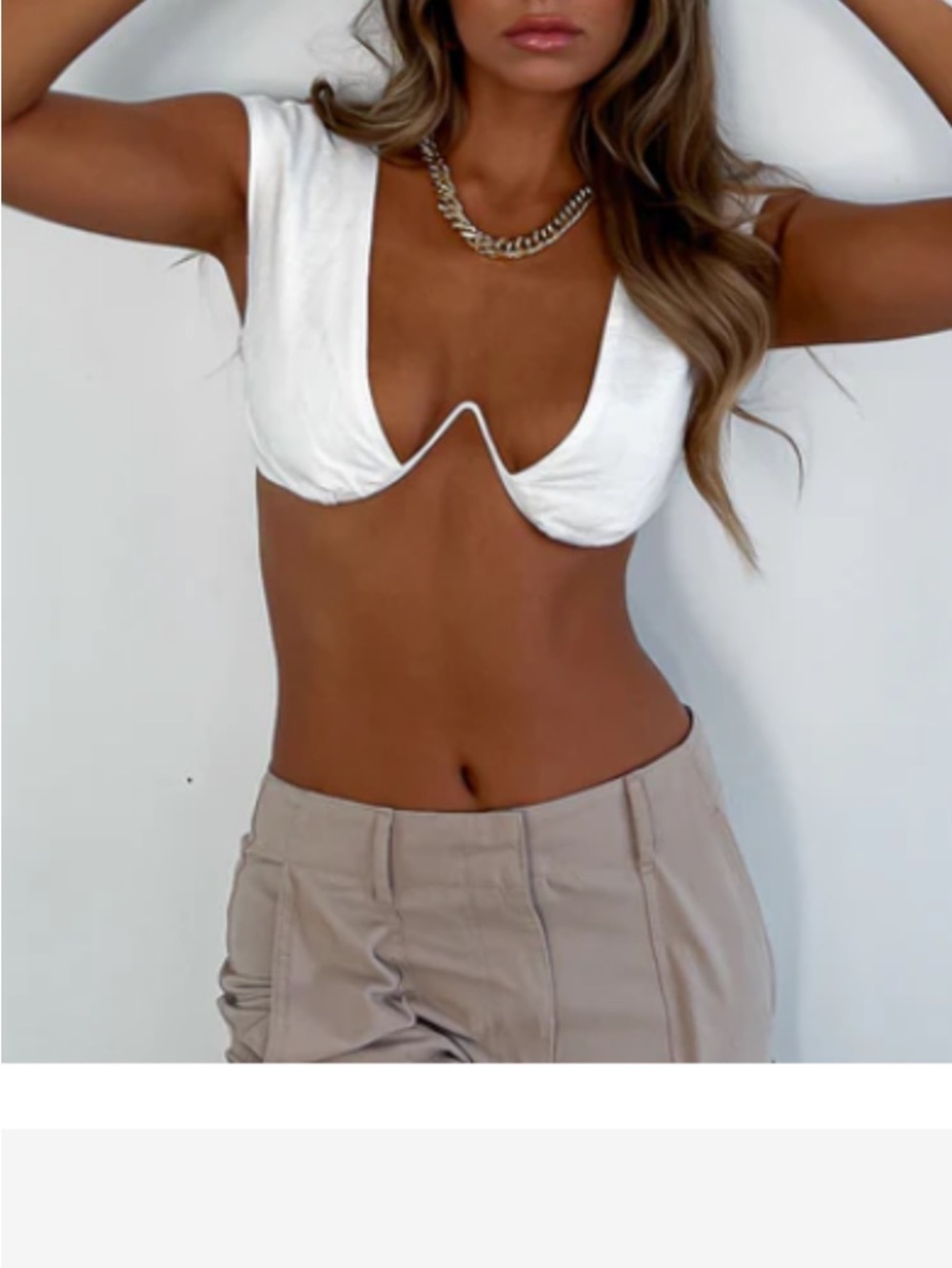 🌊White Fox Boutique White Sculpted V-Wire Crop Top